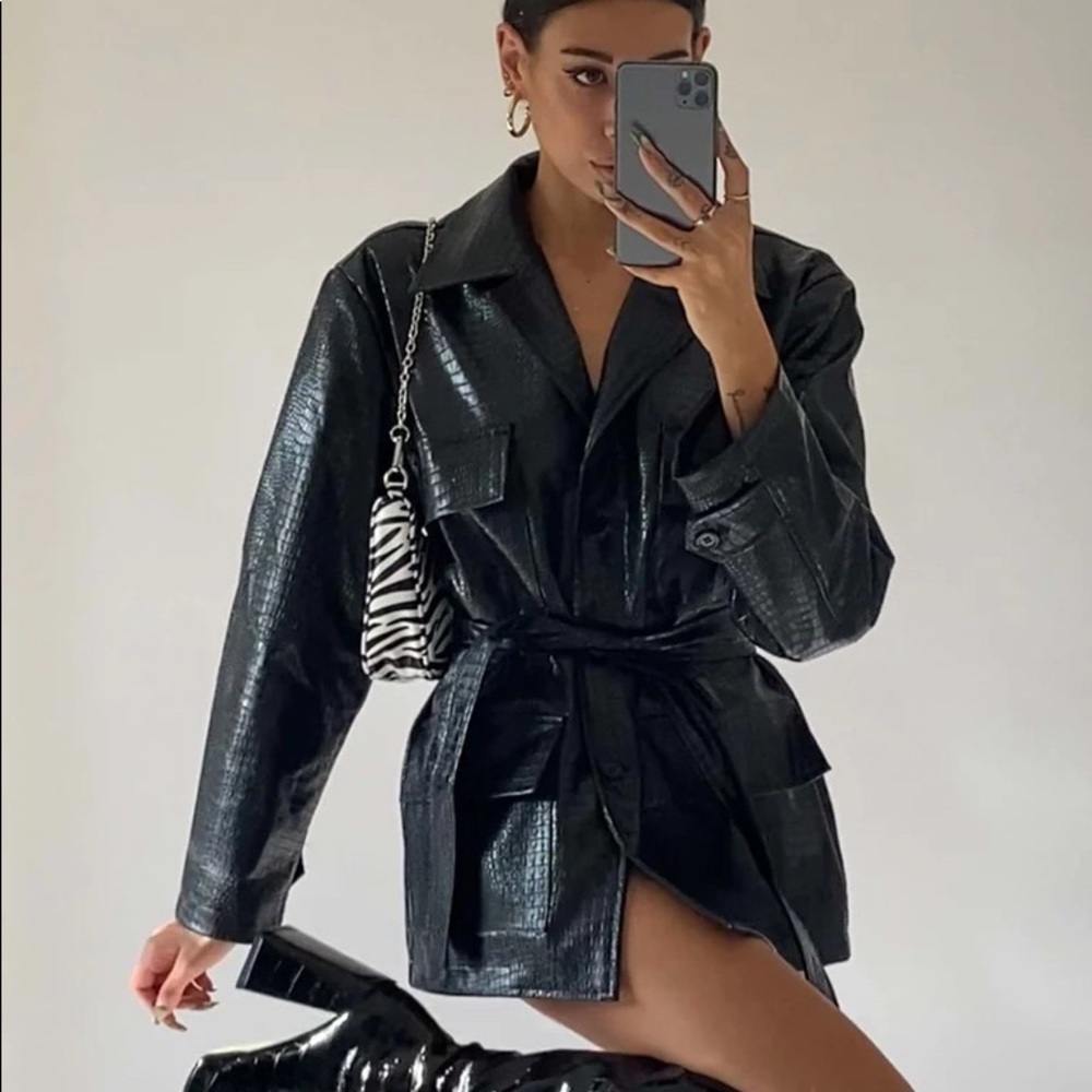 VICTORY BOULEVARD MINI DRESS BLACK